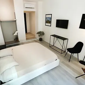  Bed and breakfast Boutique Four Italia